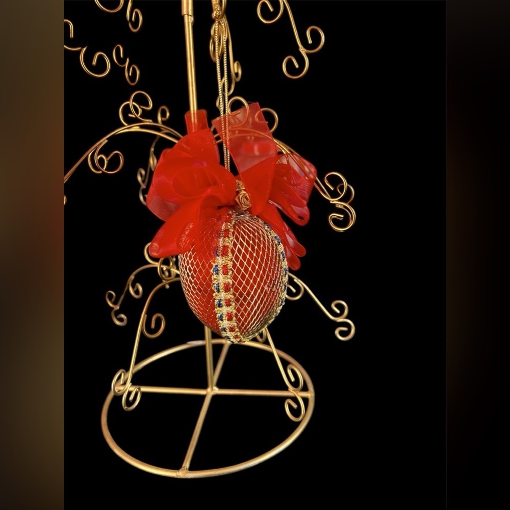 Vtg Christmas Ornament Egg Shap Wire Wrap W Red Blue Ribbon W Red Bow Gold Roses
